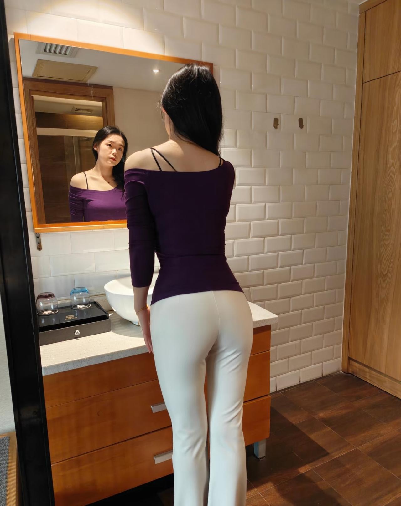 凡事都不要怕，
当你不再惧怕任何人
任何事的时候，
谁也奈何不了你
 
人这一辈