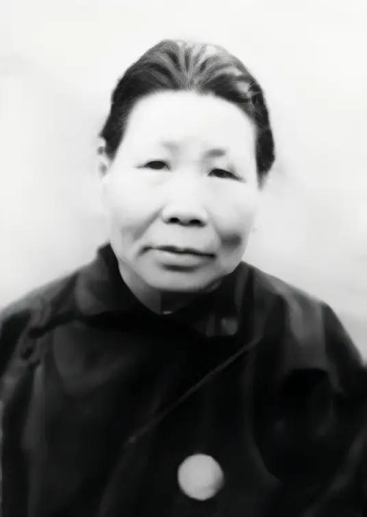 1941年，山东哑妇用乳汁救活了八路军庄新民。44年后，庄新民离休后去看望救命恩