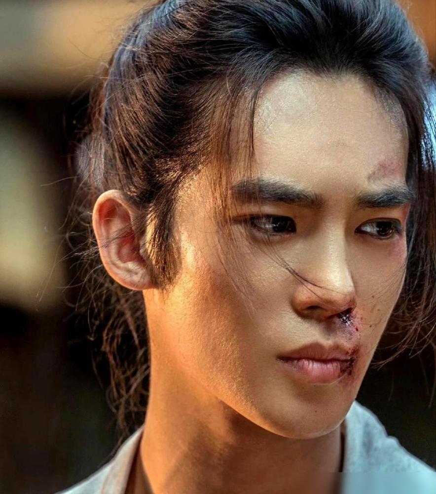 别再拿运气当借口了，于适这种“卷法”简直是给所有混日子的艺人递刀子。

同样是《