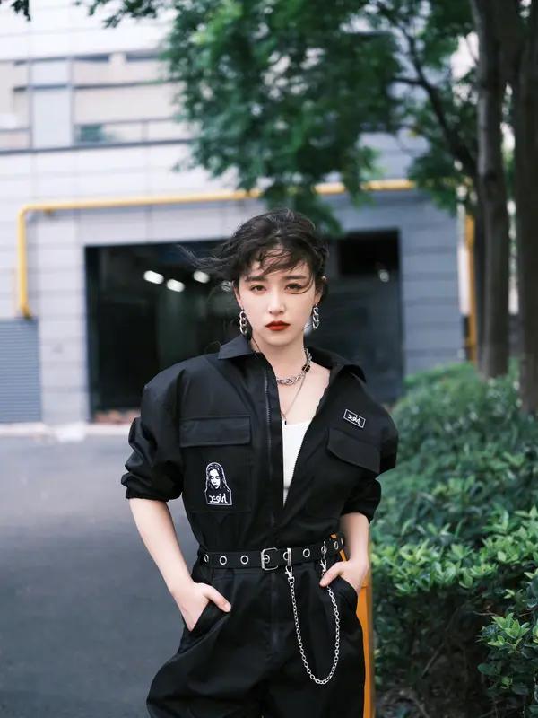 《乘风2026》初舞台排名出来了，阚清子居然拿了第一！这可太让人意外了。
之前对