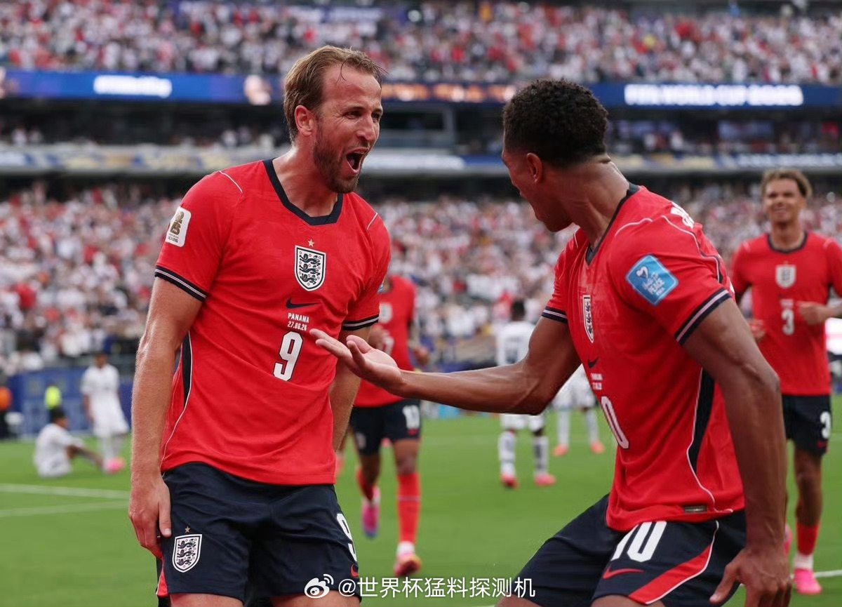 贝林厄姆独造两球助英格兰2-0巴拿马！凯恩加冕世界杯射手王，双边锋全场进攻迷失2