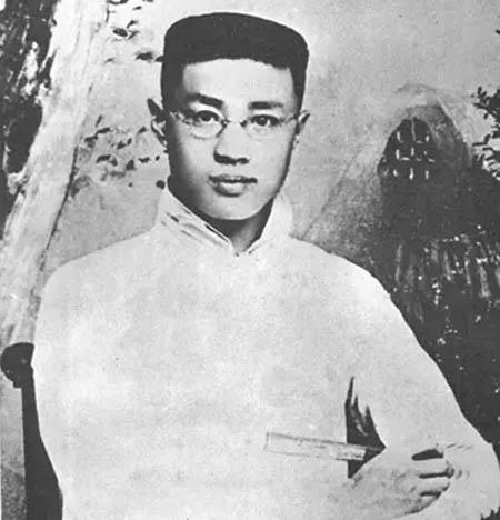 1912年，刘伯承在重庆将弁学堂读书期间，曾经奉时任重庆镇守使兼蜀军第五师师长熊