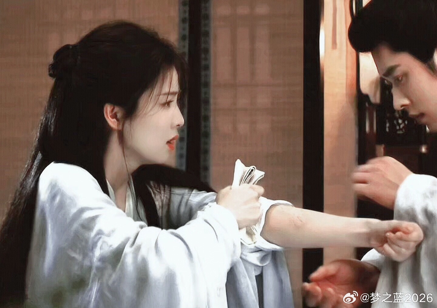 白鹿咬痕又一部新剧要上映了！白鹿真是太美了，越看越想看…… 离山叶璃，携往事与锋