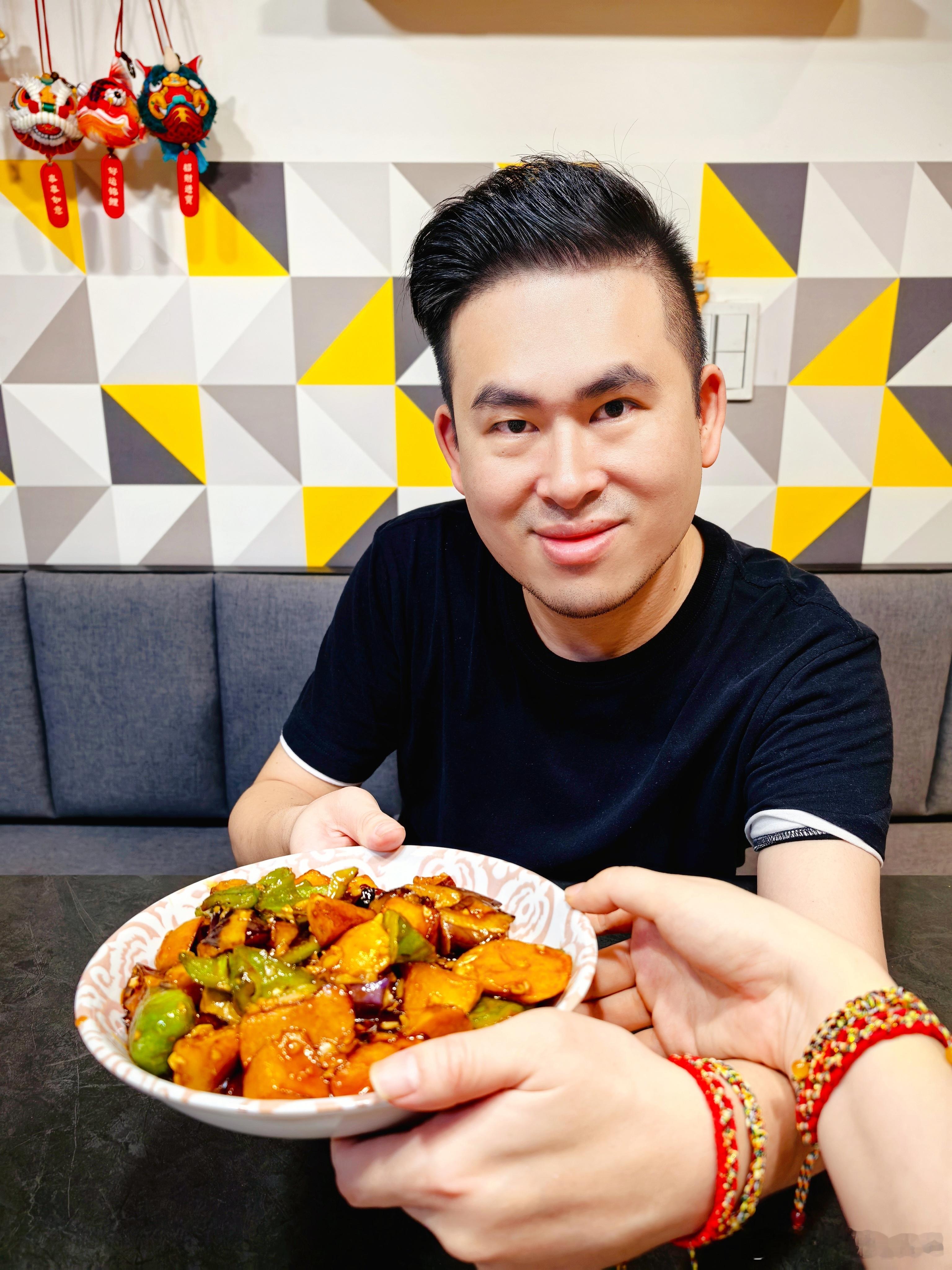 端午连假进入尾声，也许因为节气转换，慵懒得很，主要就在家里过节。除了吃粽子，台省