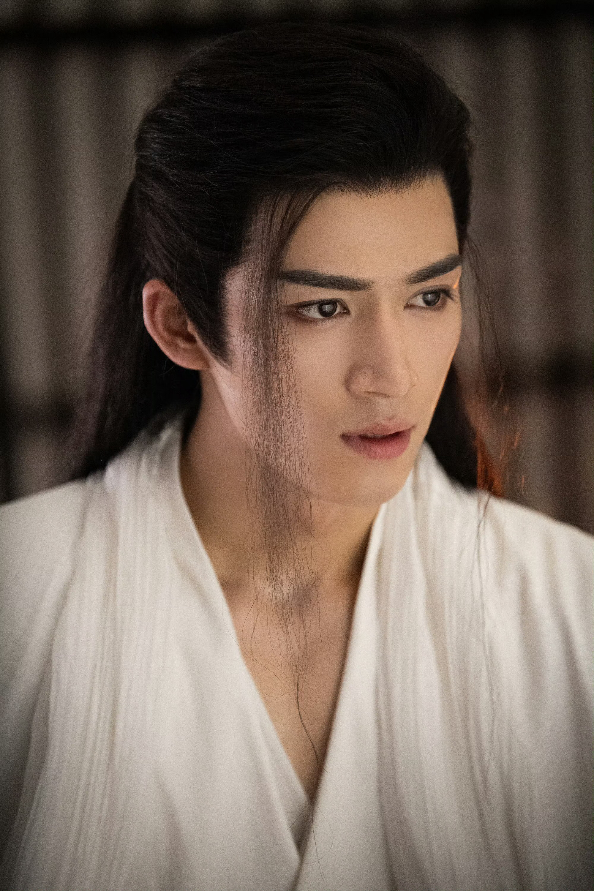 #王星越萧蘅白衣剧照#王星越萧蘅白衣剧照太唯美了[太开心]又是被小孩哥帅到的一天