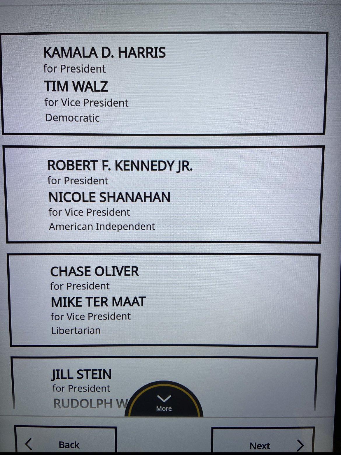 在加利福尼亚的投票机上，唐纳德·特朗普的名字不会出现在选项的第一个屏幕上。选民必