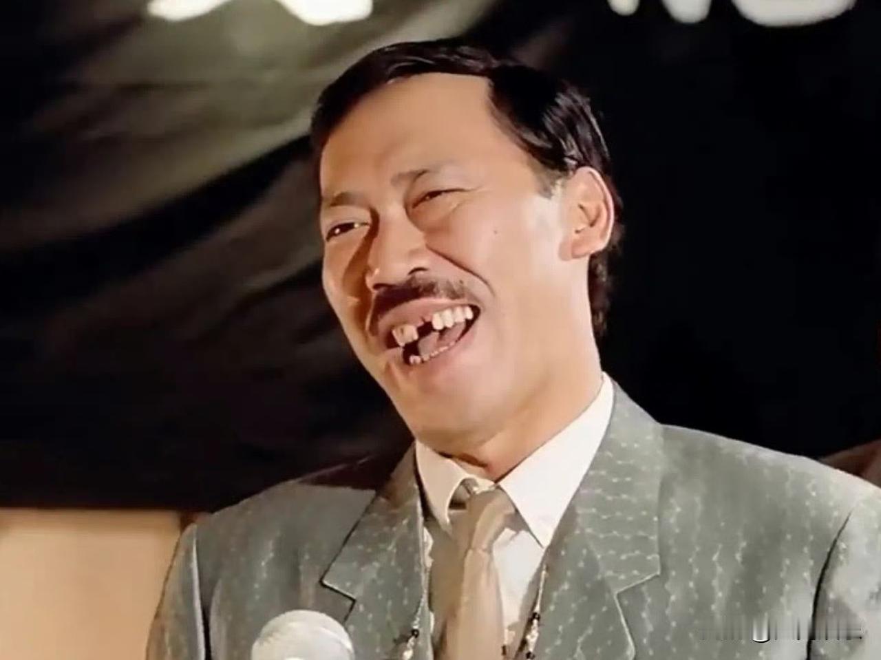 心痛！老戏骨冯淬帆也去世了，以前看成龙的电影，经常看到冯淬帆的身影，比如《夏日福