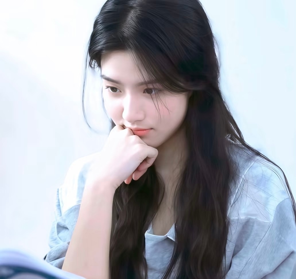 卢昱晓头像壁纸系列  随便一张都是绝美啊！可咸可甜！站姐无人及你 