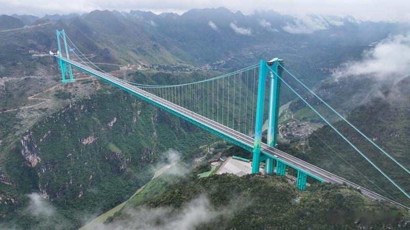 贵州花江峡谷大桥无绳蹦极项目紧急取消 安全性评估引质疑
备受关注的贵州花江峡谷大