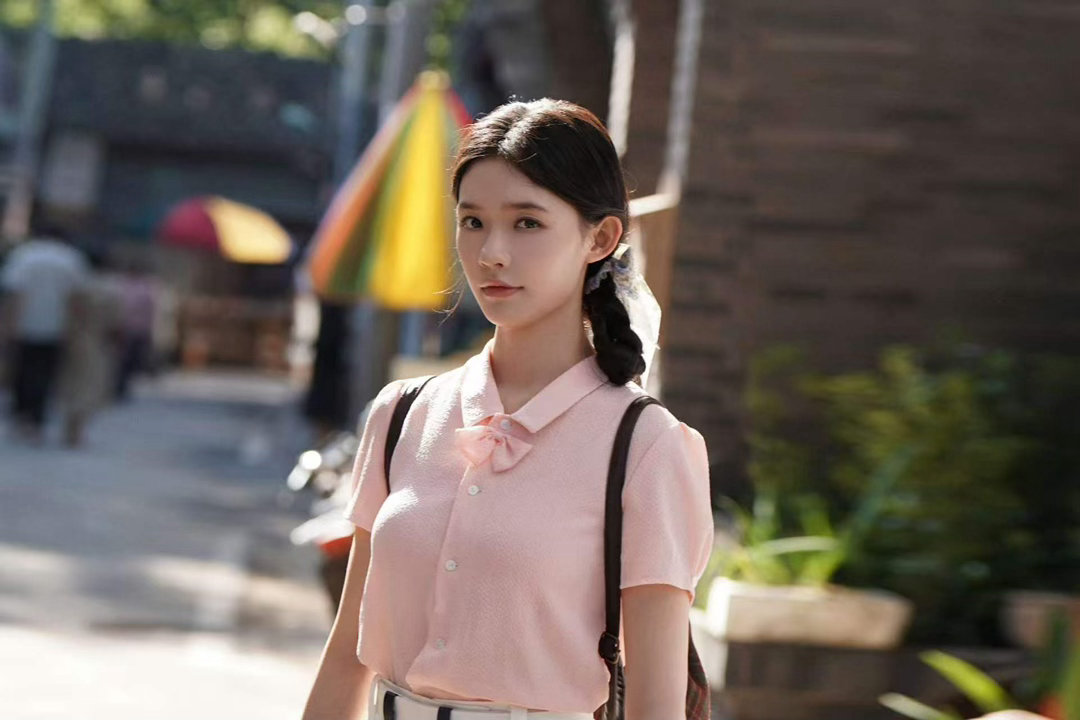 林允被妈妈骂赔钱货这段哭腔窒息的妈哭泣的她好美的林允跟我回家 她打电话之前那个期