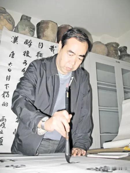 不要以小人之心度君子之腹:我相信贾平凹是依法纳税的——
 
这几日，我接连写了几