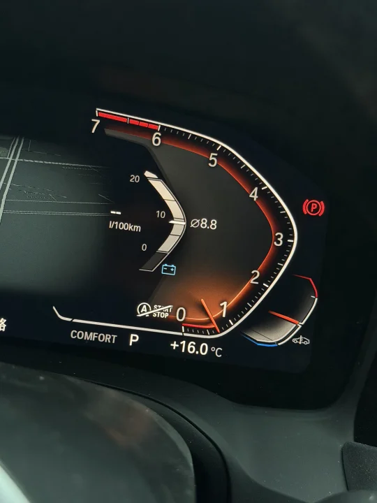 宝马三系油耗8.8多吗？开了4年一直这样