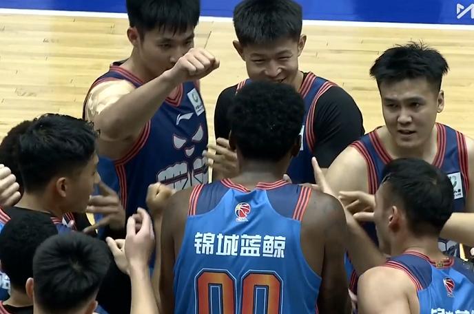CBA联赛首轮比赛全面开打，四川男篮在主场迎战天津男篮，本场比赛的最大看点，就是