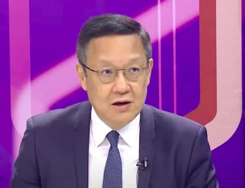 介文汲昨天在节目里直言不讳表示：国民党主席郑丽文被大陆官方受邀参访江苏、上海、北