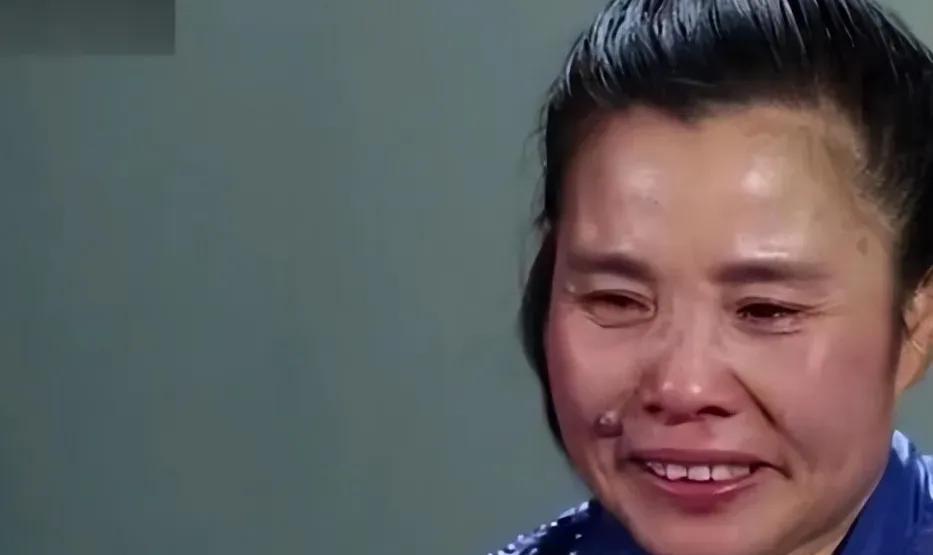 1984年，贵州16岁女子被人贩子卖给老光棍，还生下了一对儿女。30年后，儿子考