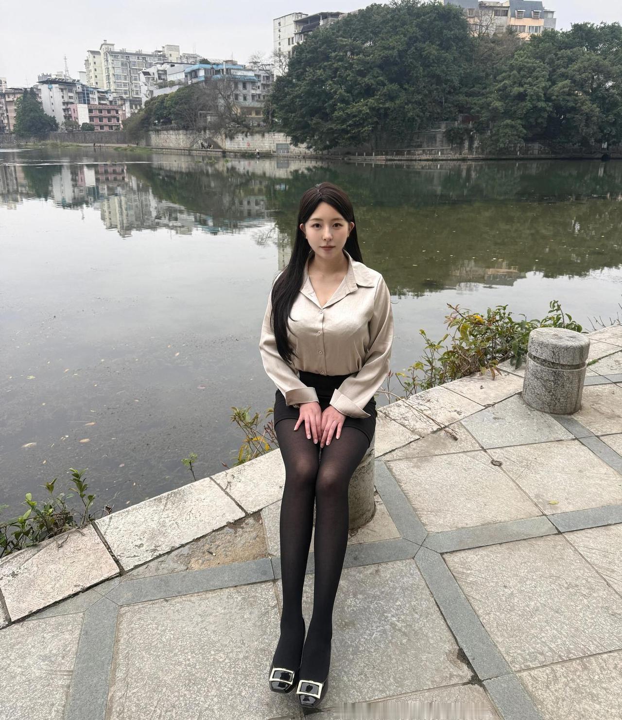 今日街拍，美女颜值太高了吧