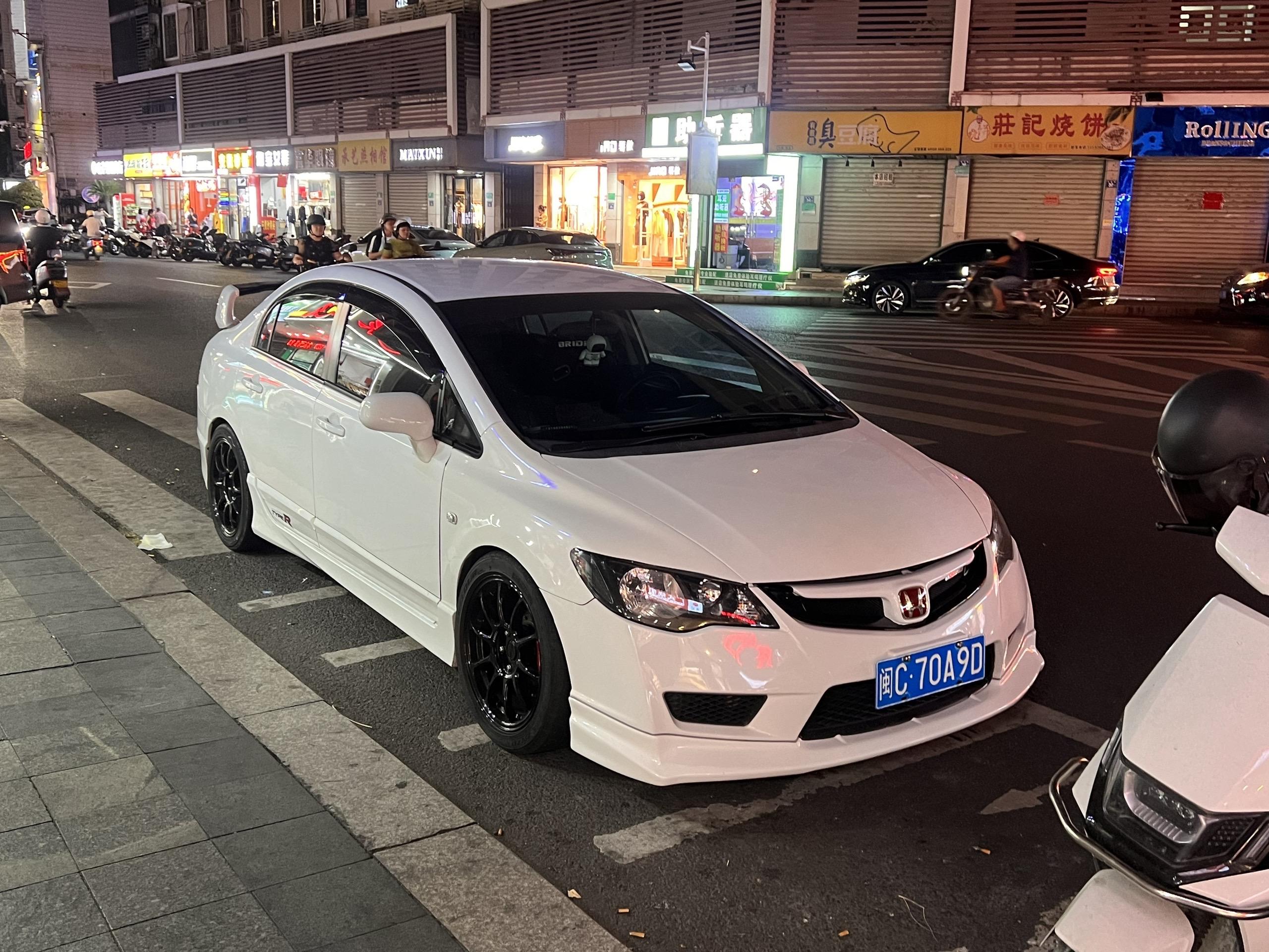 停路边的这一刻把我都骗了