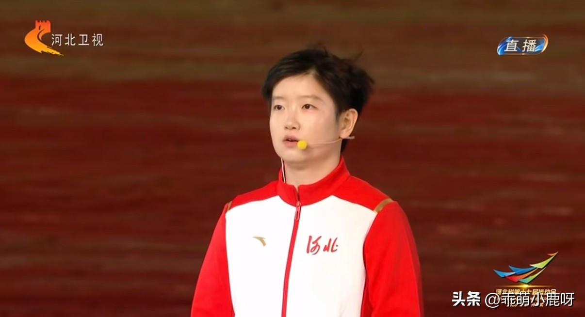看了一个多小时的电视，终于等来了孙颖莎！莎莎还唱歌了！
也就那么几个镜头给我看的