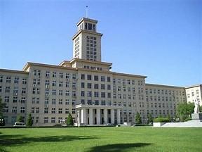 南开大学，到底多牛？
除了伟大的周恩来总理，它还培养了：
1，张一鸣，字节跳动，