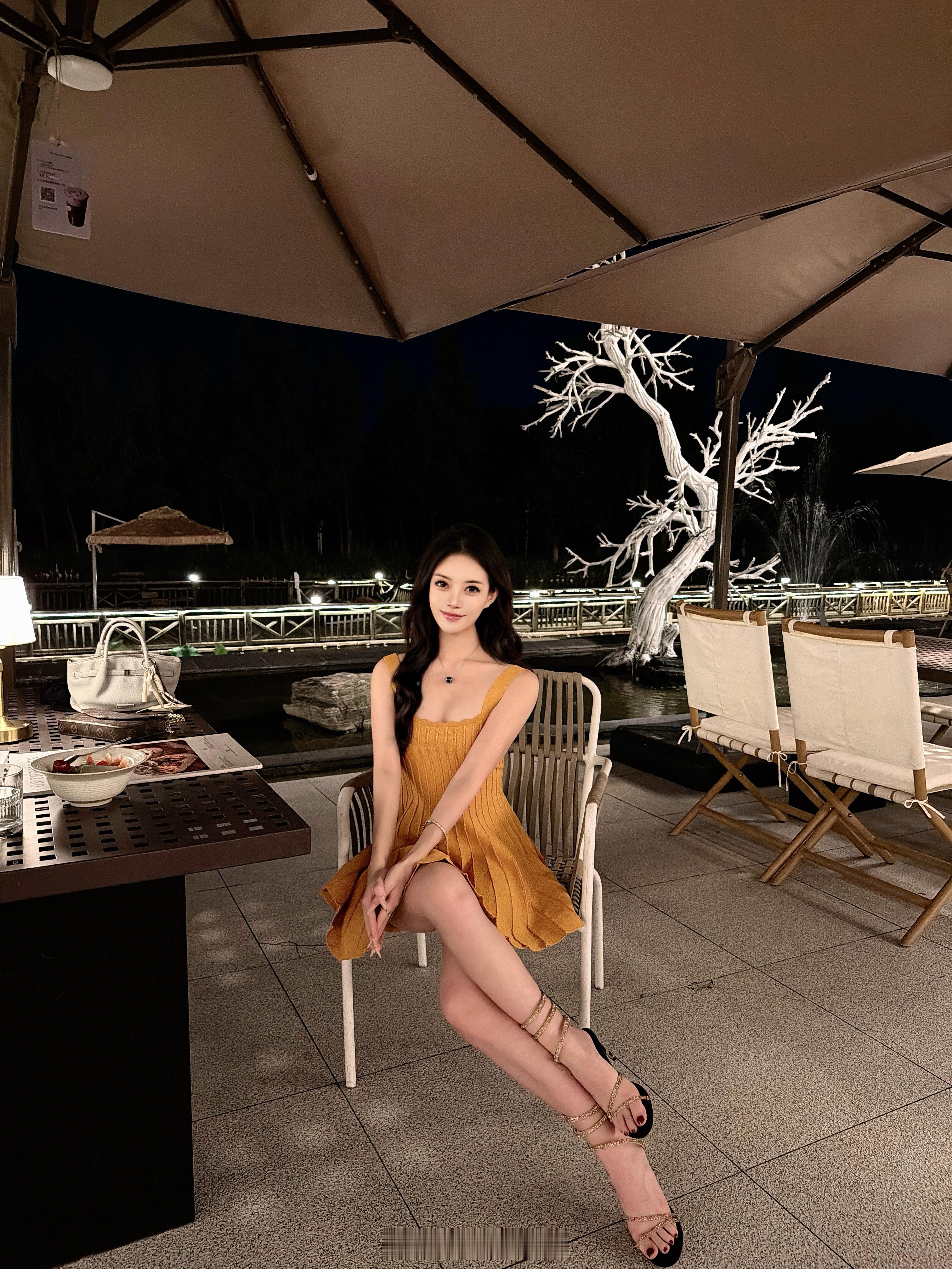酒店里竟然有一只这么乖的猫咪 印度尼西亚·罗威那海滩