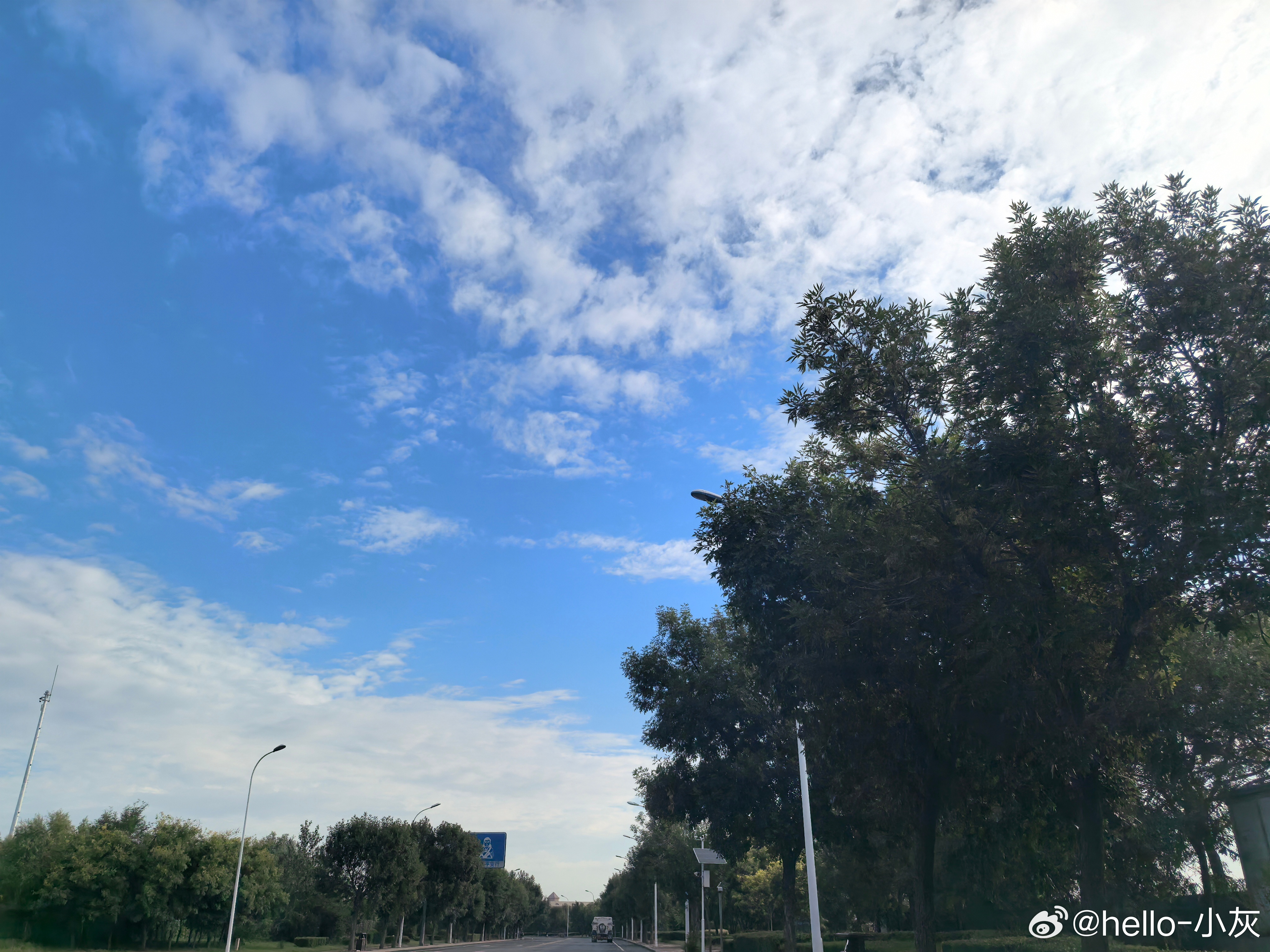 津彩绽放点赞天津 蓝天白云，心旷神怡 