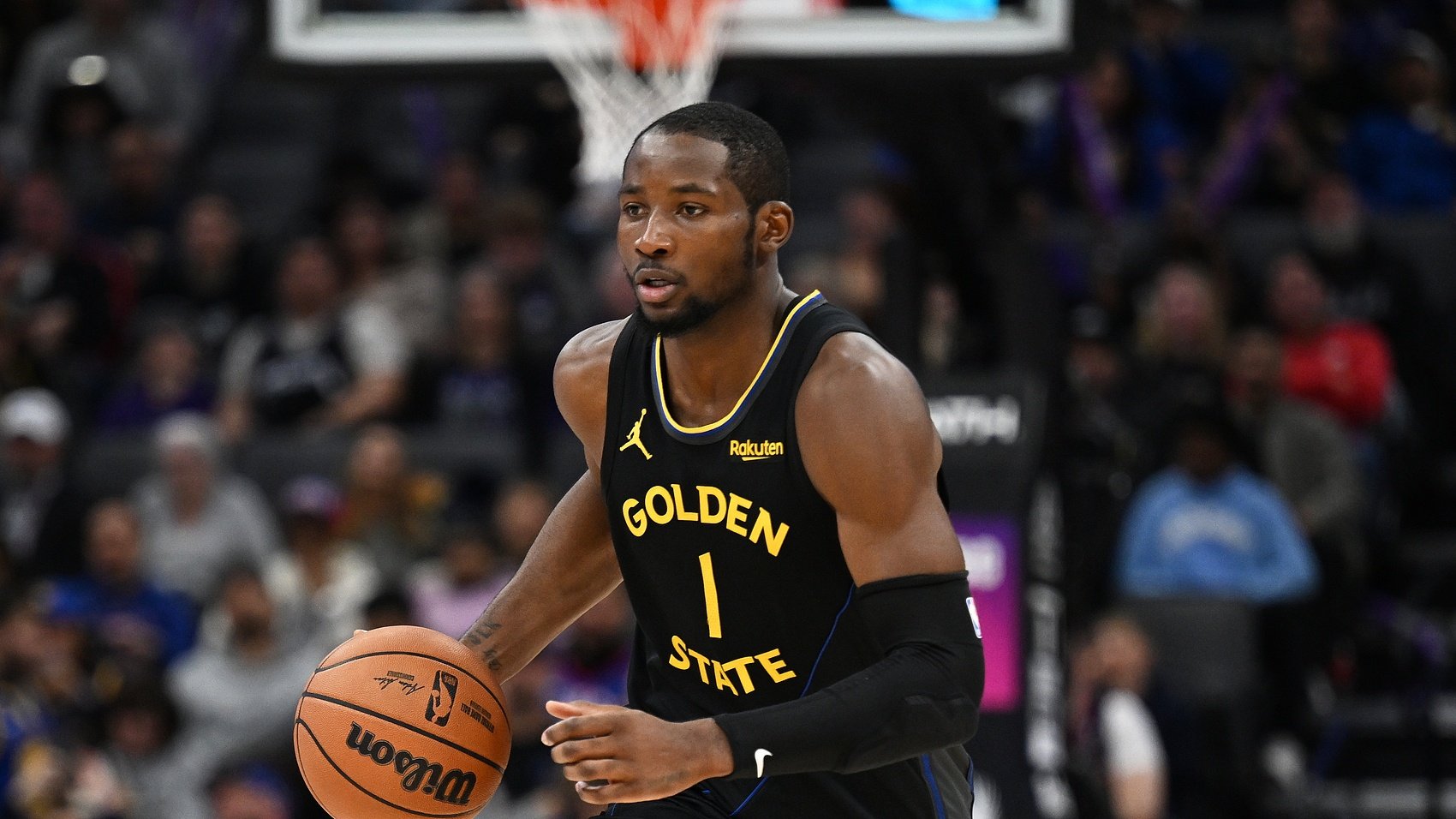 #曝库明加交易价值下降#据勇士随队记者Anthony Slater在节目中谈到了