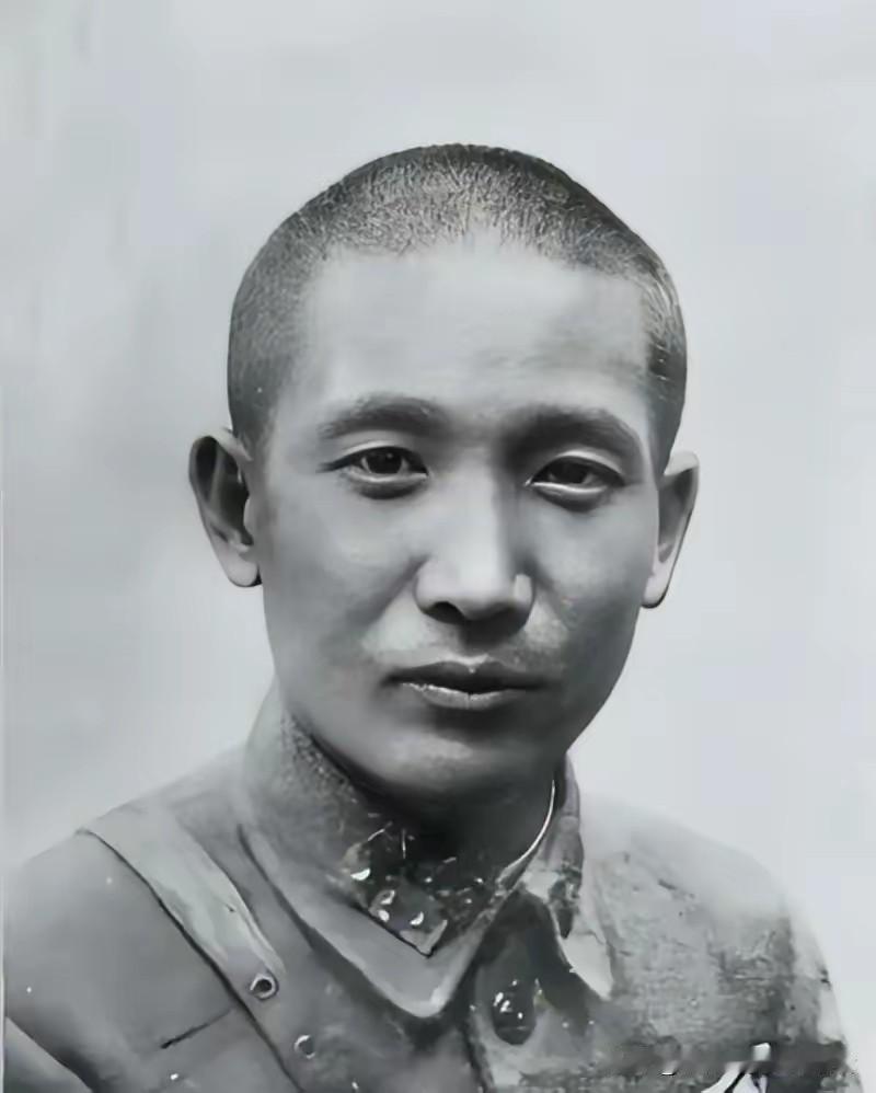 1949年西北战事大局已定，周嘉彬亲手解散120军，不降旗不缴械，每名士兵领到三