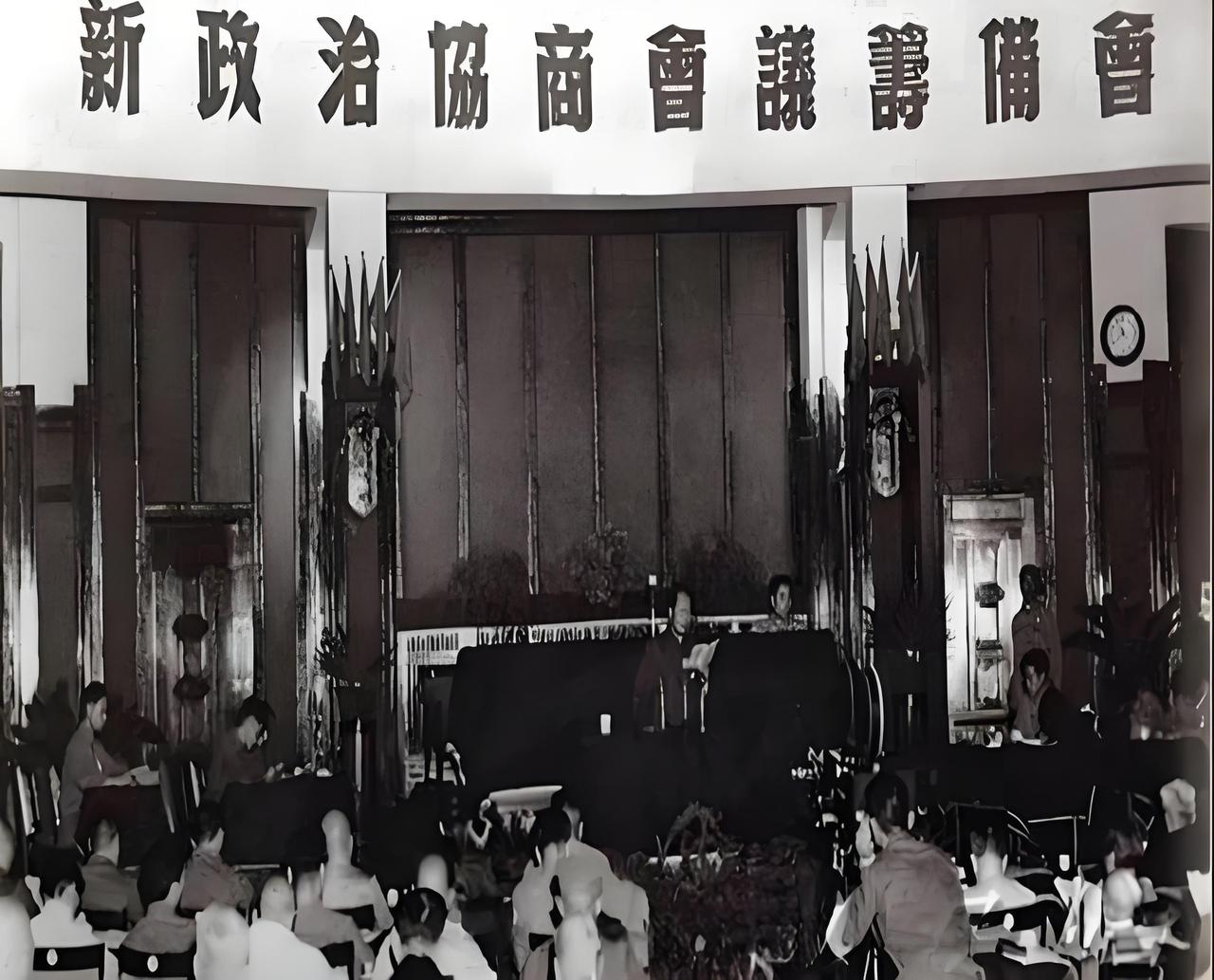 新朝初立，开国皇帝为什么要整顿功臣集团？
朱元璋带领起义军与元兵作战，与张士诚决