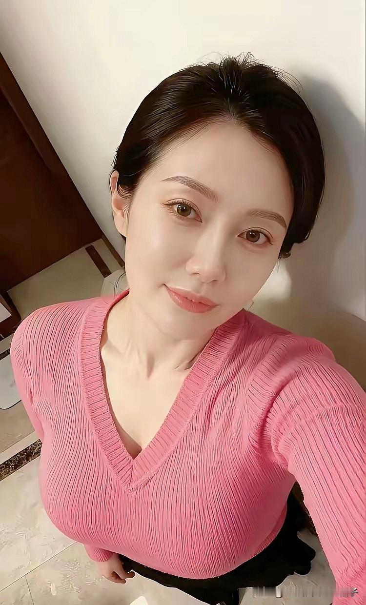 今天太阳🌞很给力，暖暖的小时光，穿起我的羊毛衫收拾一下家务，去公园散个步，很是