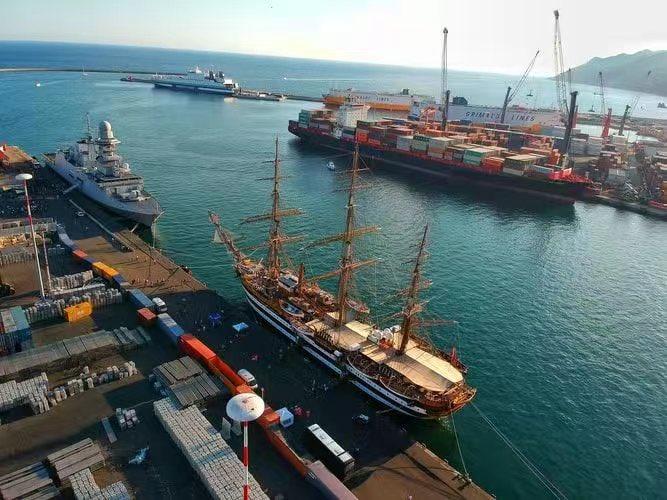 新闻快讯——俾路支省批准280亿卢比水利项目，将建设160公里输水管线为瓜达尔供