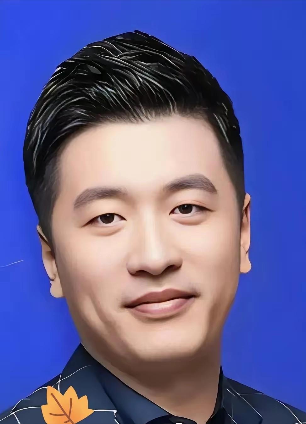 一个关于中国人长久的谣言因为昨天张雪峰的离去而被打破。那就是“国人仇富”，但事实