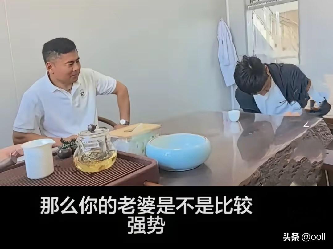 鹏鹏真是愚蠢至极！被人利用了，还以为自己找到了救世主。

先是美女院长要出面调解