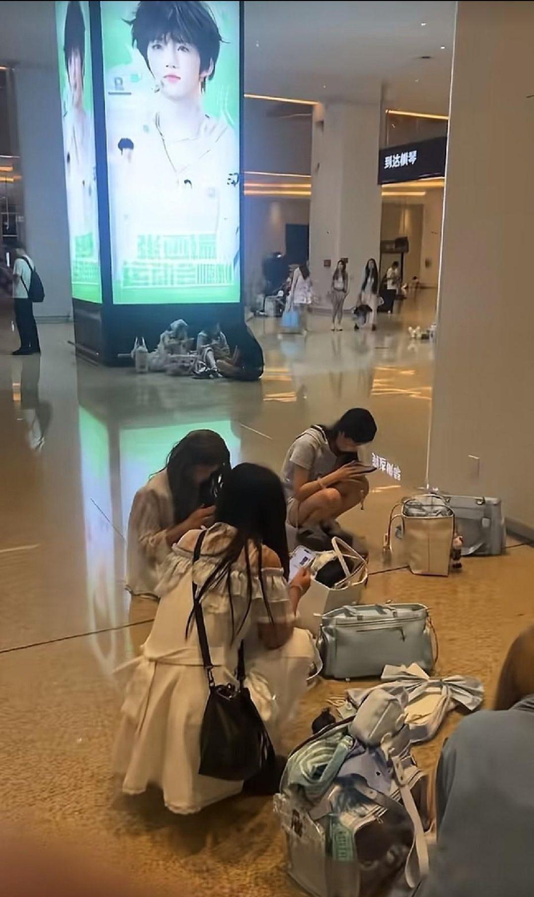 看一次演唱会，吃一个月土