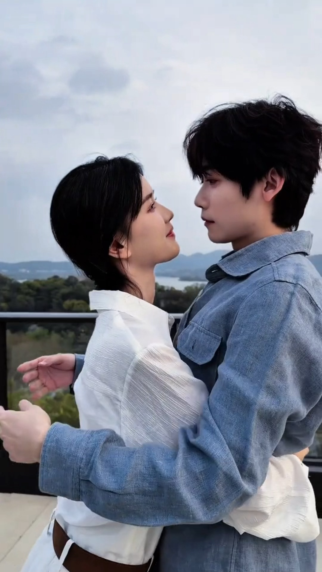 逐玉终于等到李卿喻钟黎，公孙山长和长公主的共创了，懂事的导演可以开始递本子了