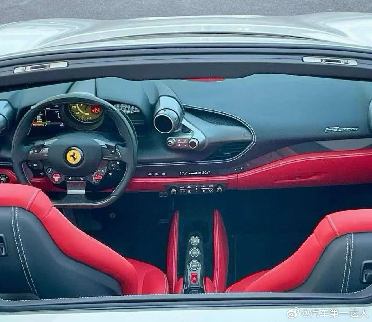 法拉利F8 Spider22年上牌，6800公里 