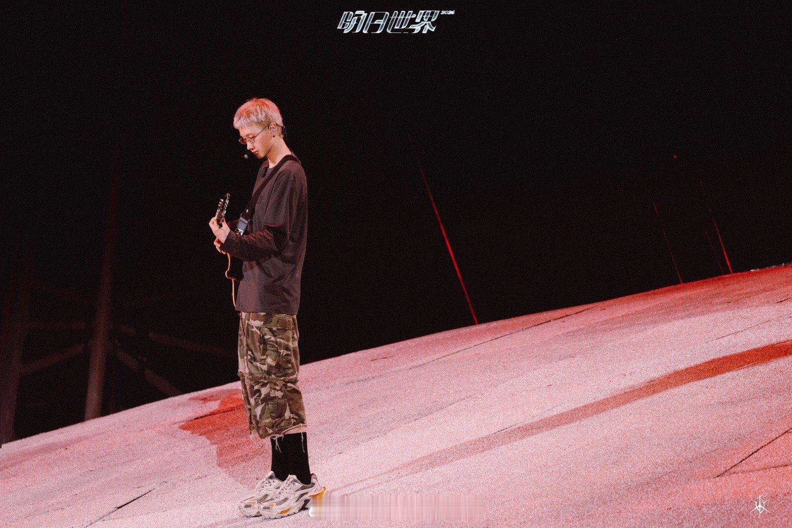 汪苏泷就是这样很火人又很好 总把专属浪漫留给到场的人，演唱会结束后录晚安信只发进