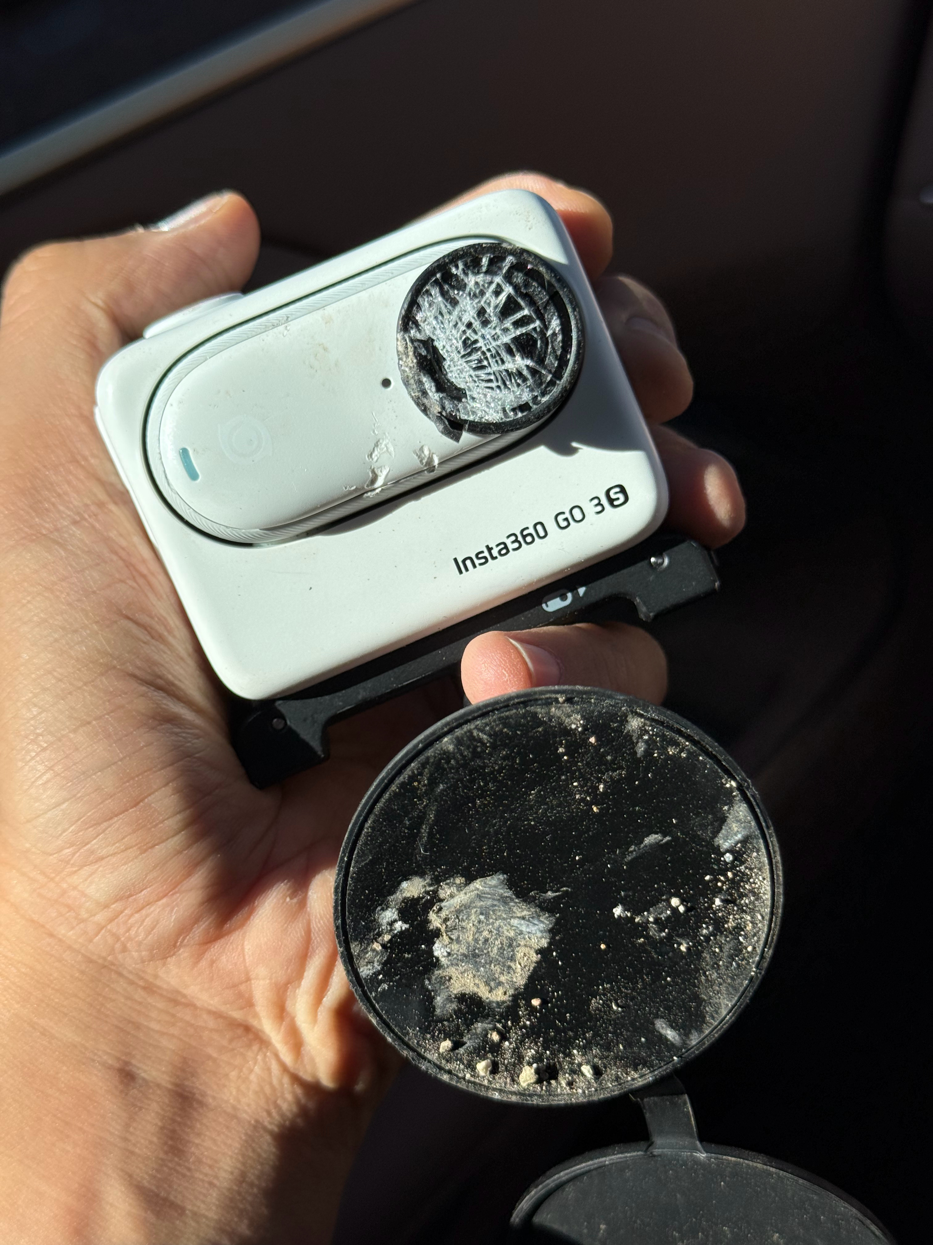 啊？拍车有风险，战损了一台 insta360 Go3S但是他还能用[允悲]幸好素