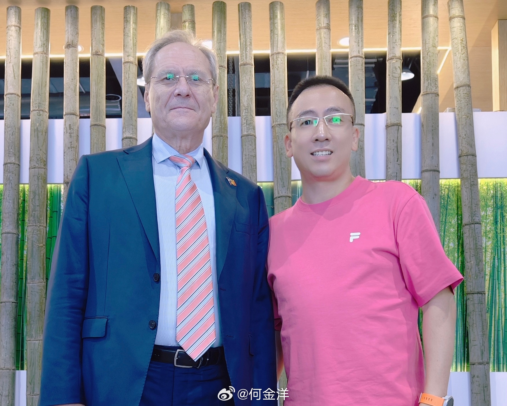 这一年遇见的各国外交官还有中外友人，朋友。从中不仅了解到了各国的文化，世界历史，