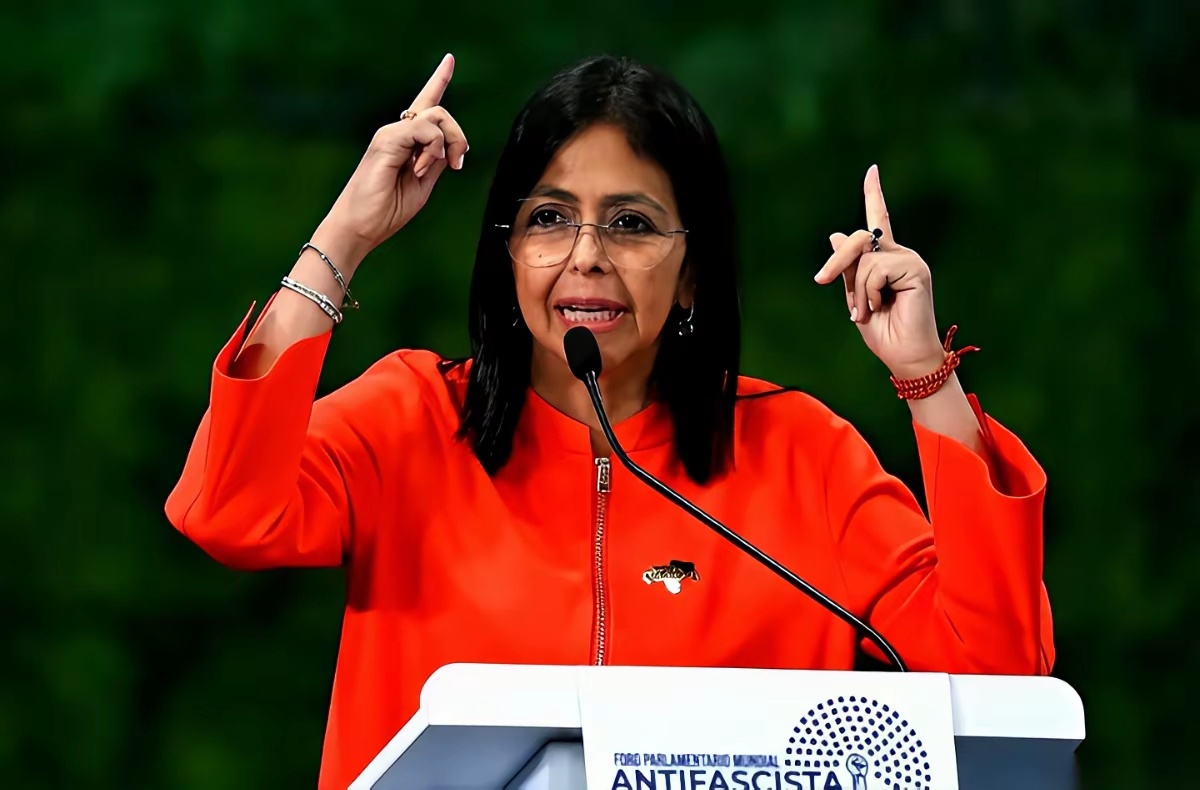 委内瑞拉把国库钥匙，直接递给了美国：以后卖石油挣的钱，一分都进不了自家国库，必须