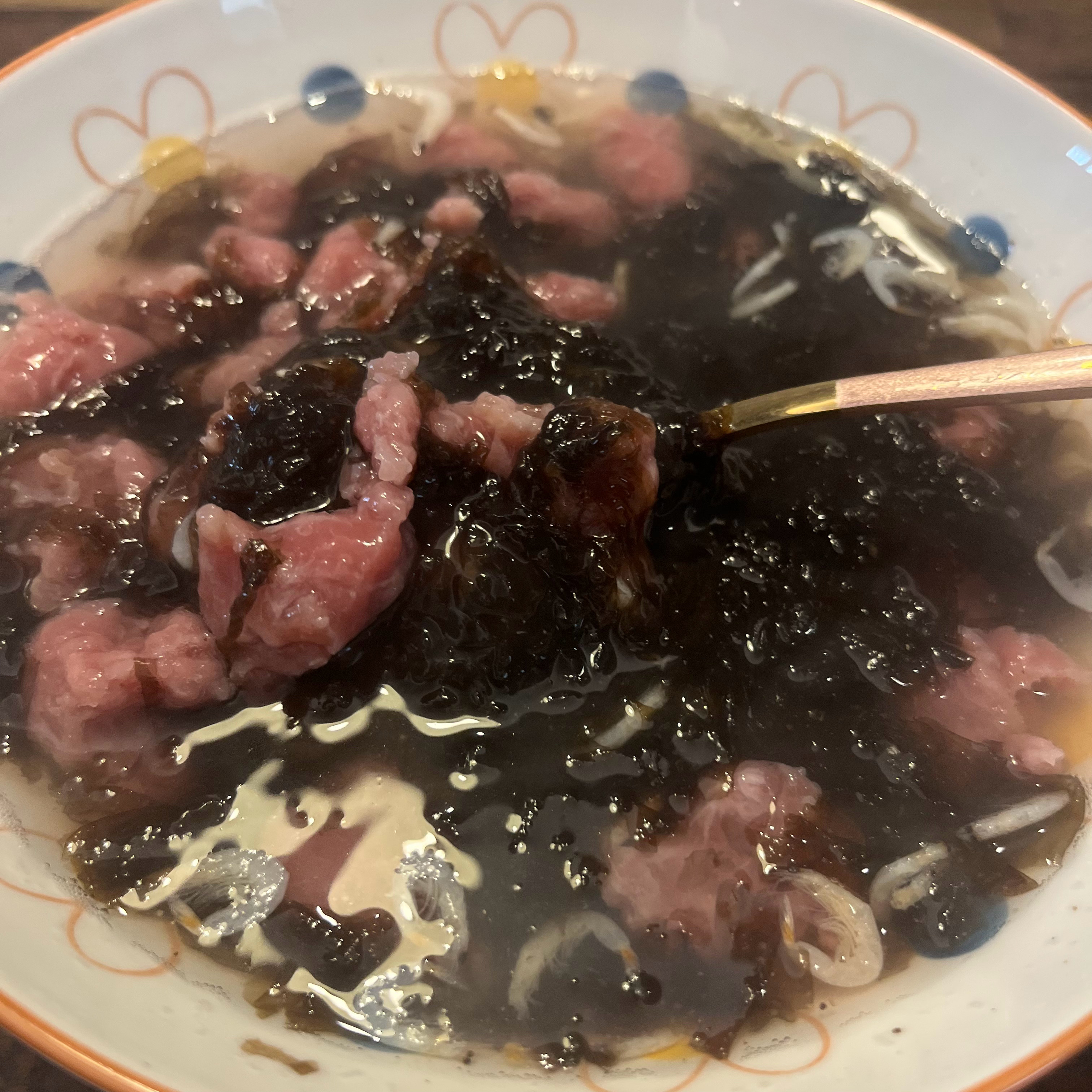 余妈妈爱心空运+余老师精心制作=在杭州就能吃到正宗温州牛肉羹[打call] ​​