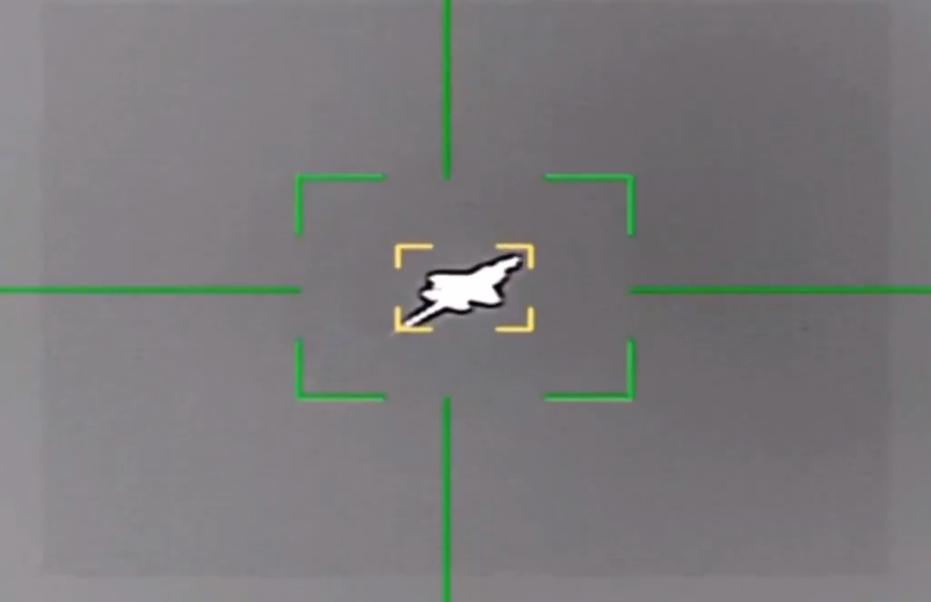该视频记录了 2026 年 3 月 19 日，一架美国 F-35 战机在伊朗上空