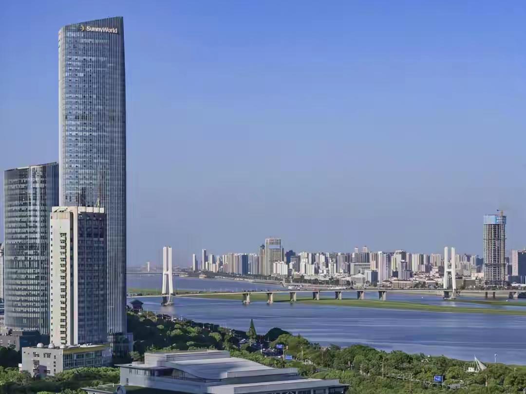 南昌市近五年（2020—2025）发展成绩
 
一、经济总量连续跨越台阶
 
2