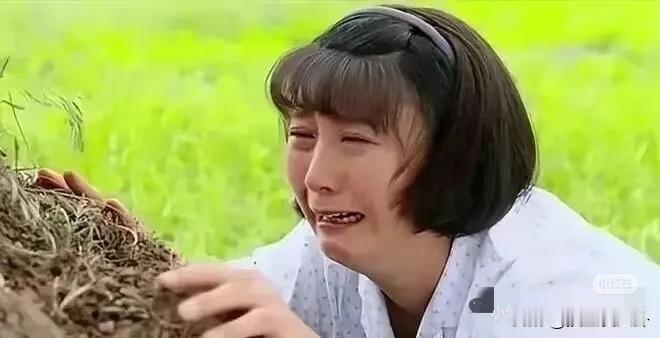 闫学晶这下是真的要哭晕在厕所了
她说一家人一年生活费一百万被抵制
而张雨绮一个月