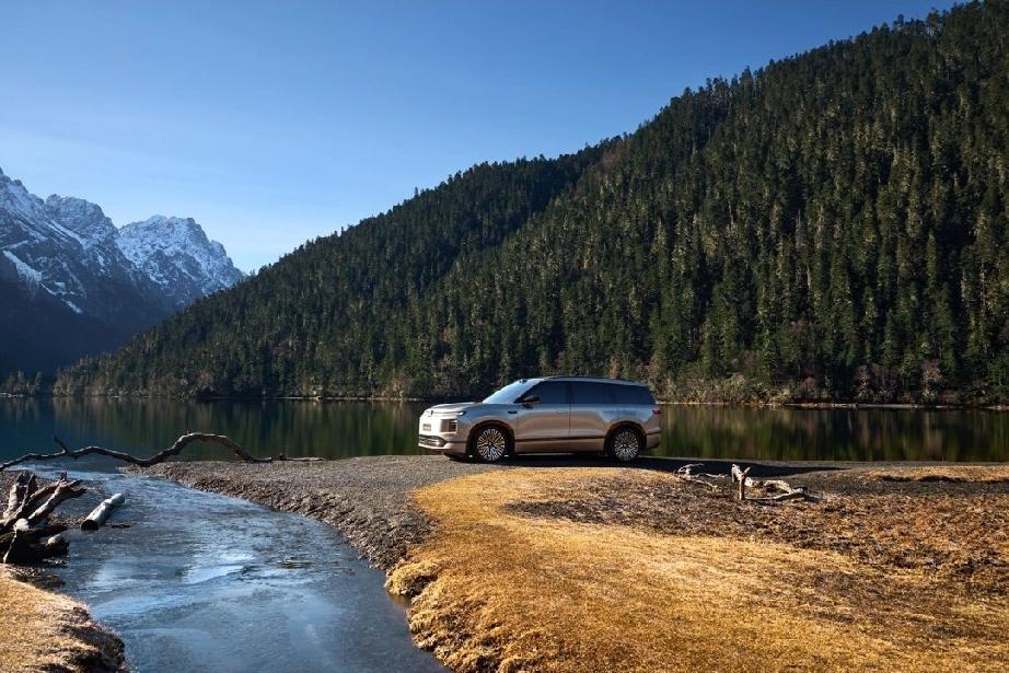 [福]大众9X预售发布，星战与远征的浪漫共鸣，ID.ERA 9X的星战联名版停在