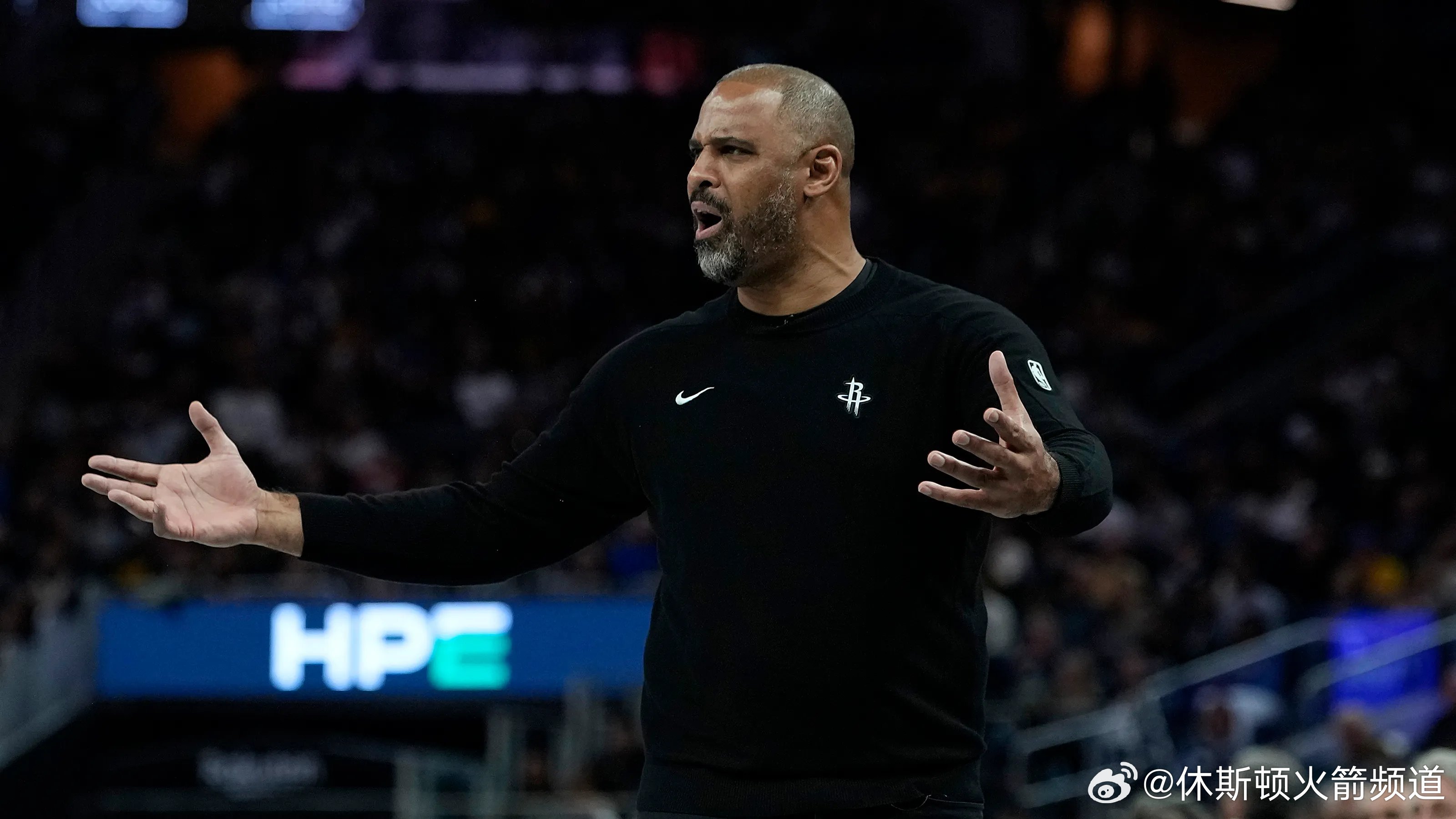 雅虎体育记者的凯文·奥康纳认为，由伊梅·乌多卡担任主教练的火箭队"永远赢不了总冠