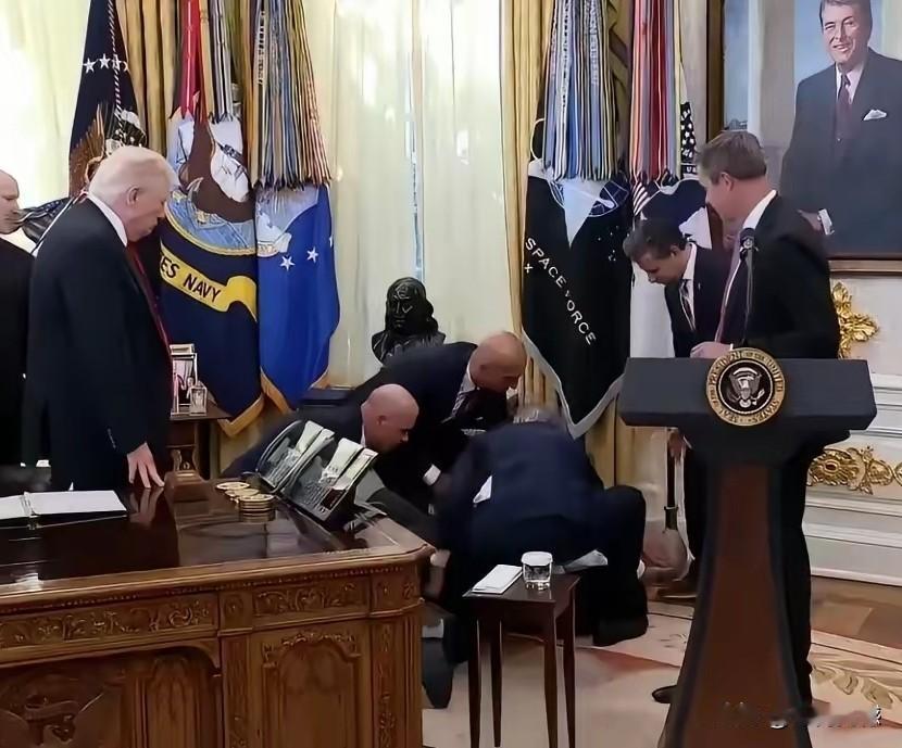 当着特朗普的面，减肥药的CEO突然晕倒了，这个人的岁数也是太大了，心理素质也是太