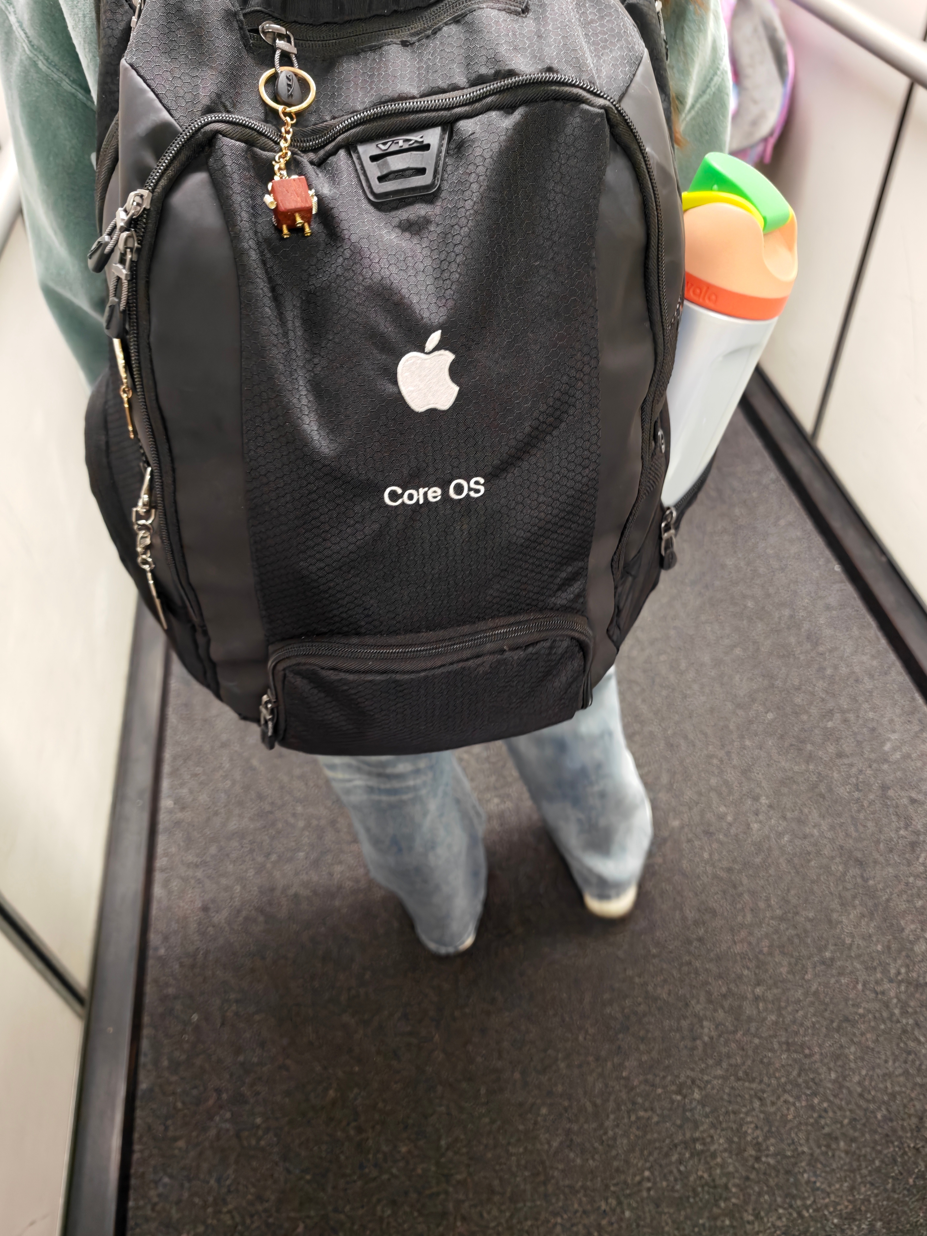 去德州了，前面有个你果的os工程师