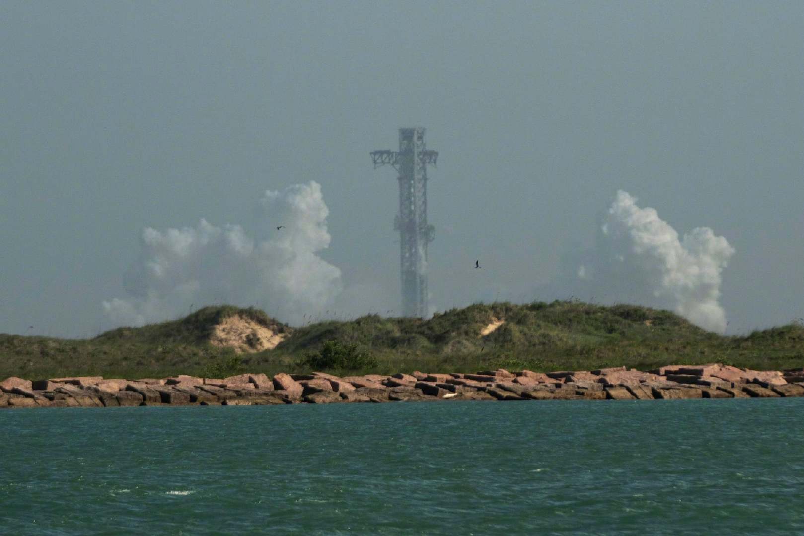 6月12日，SpaceX首次公开募股（IPO）上市。4天后的6月16日，马斯克的