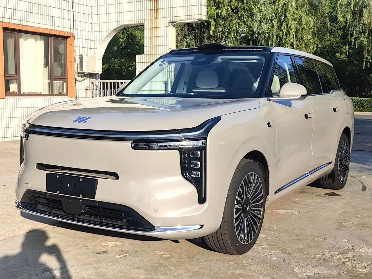 车型:智己 2026款 智己LS9 66 Ultra 车况:原版原漆带车衣售价: