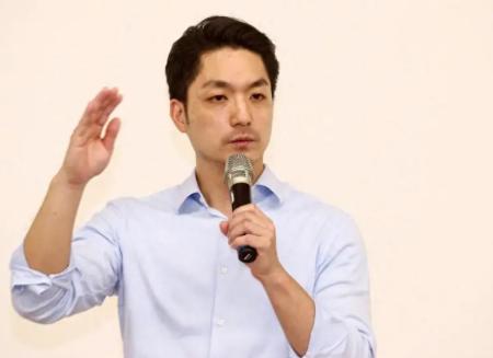蒋万安出来回应了！蒋万安声称，要求被说我是中国人，是一种 “压迫”！10 月 2